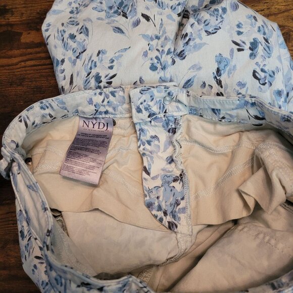 NYDJ Jeans Womens 8 P Floral Capri Mid Rise Cuffed Lift Tuck Tech Tummy Control - Picture 4 of 12